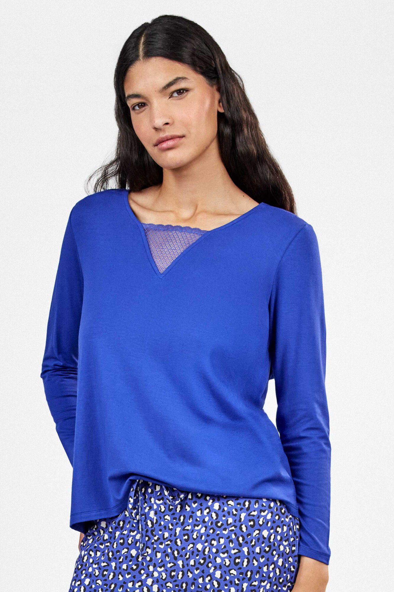 Gisela T-Shirt mit V-Ausschnitt und Spitze