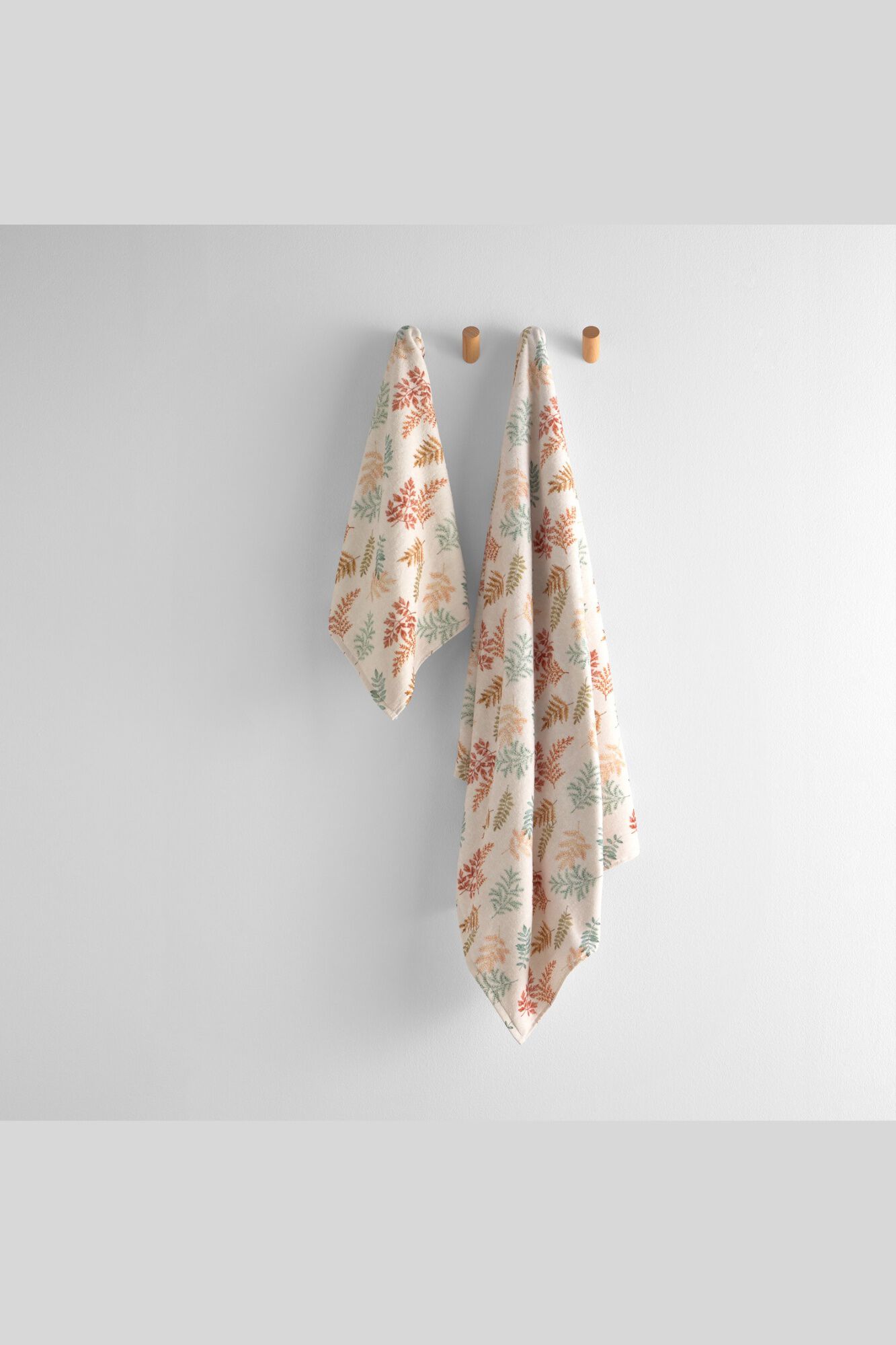 Textura Floral print terry towel