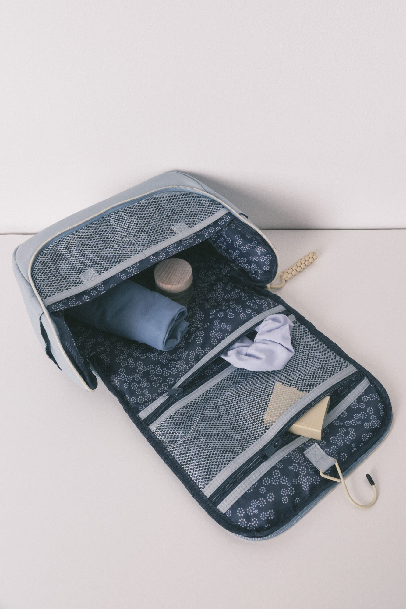 Women'secret Blue large floral piping vanity case