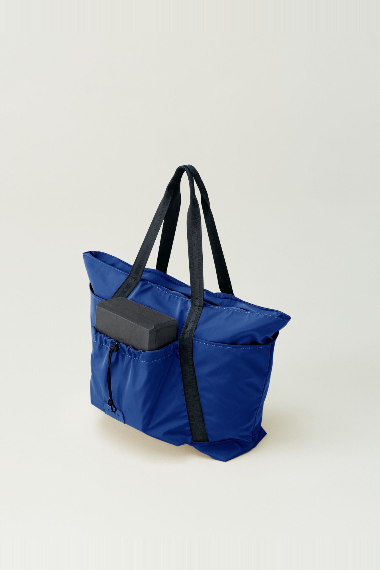 Born Living Yoga Tasche Away Royal
