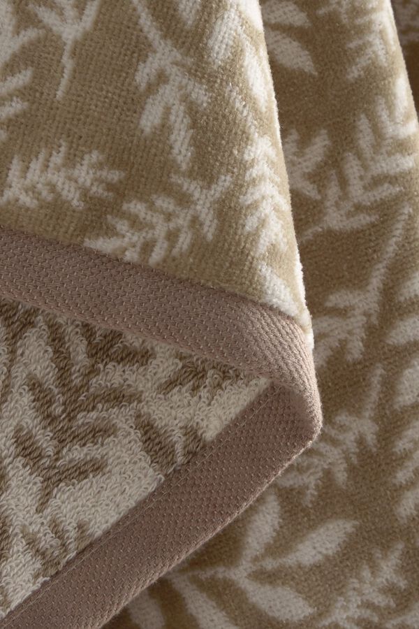 Textura Floral jacquard terry towel nude