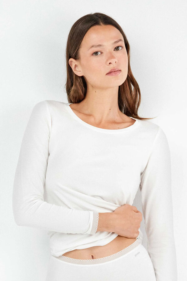 Gisela Braga alta b&aacute;sica con gal&oacute;n de encaje&nbsp; blanco