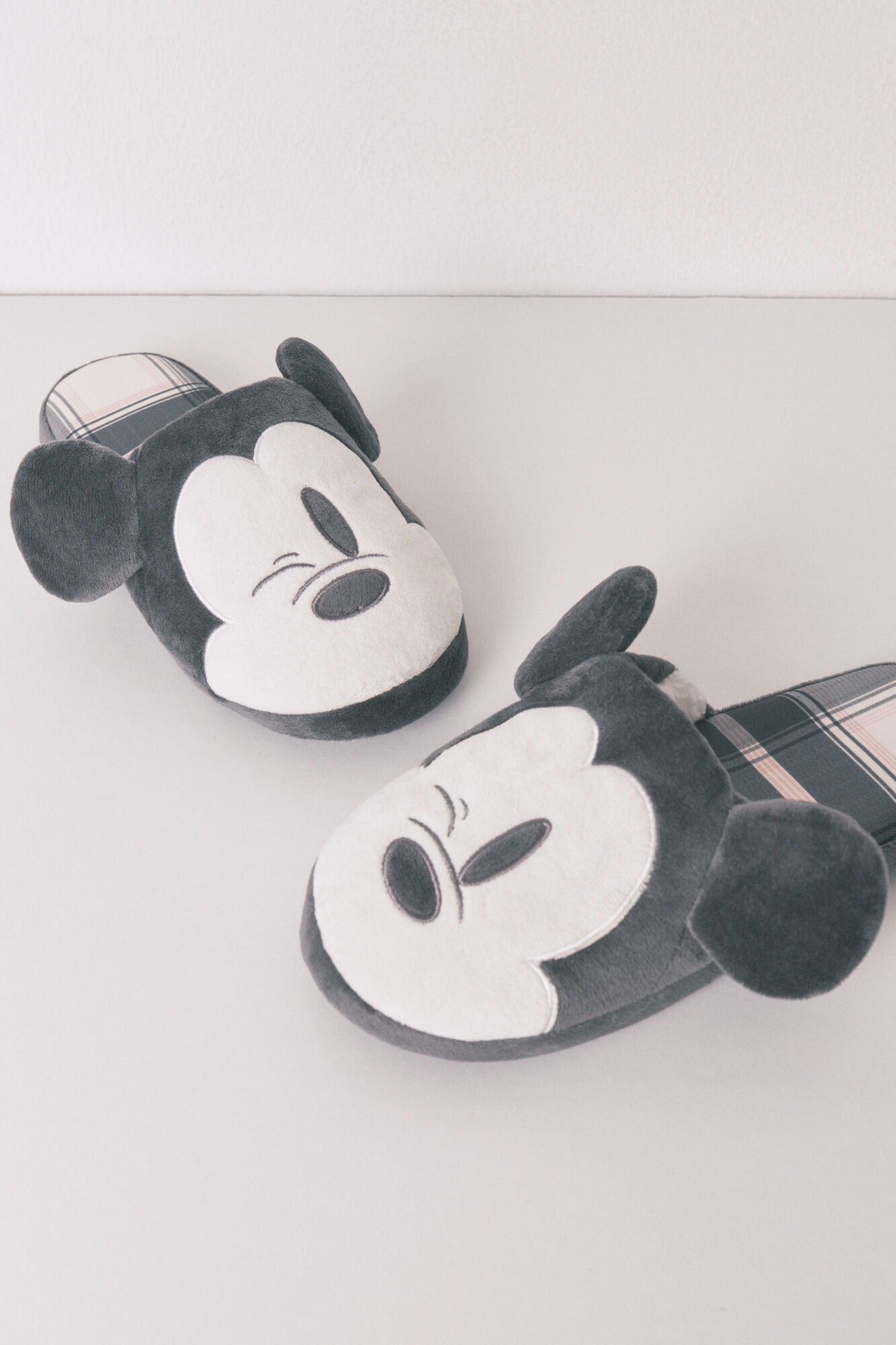 Women'secret Sobne papuče Mickey Mouse 3D sive