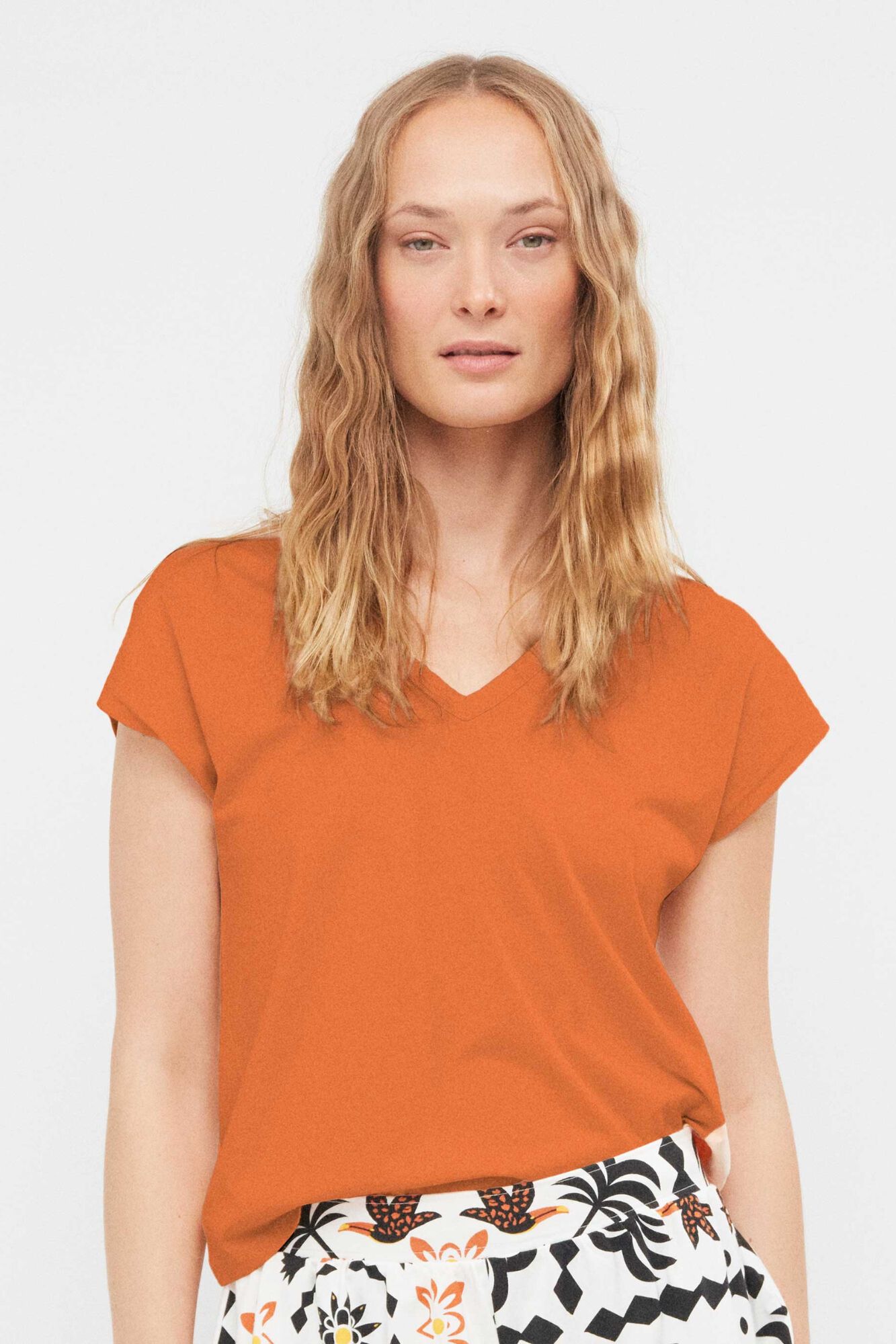 Gisela &Auml;rmelloses Satin-T-Shirt