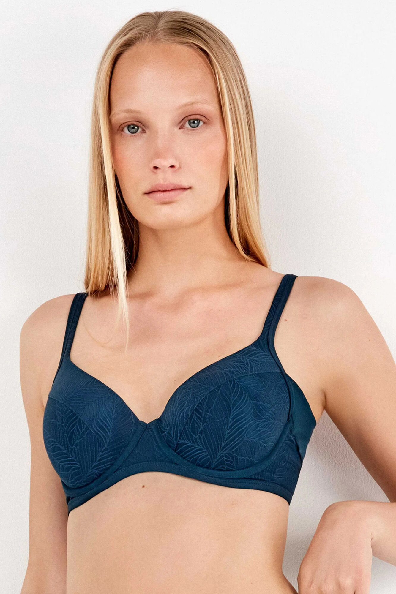 Gisela Capacity bra in petrol blue tone
