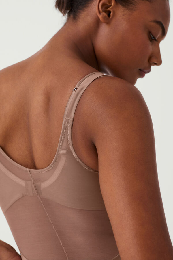 Spanx Body- Hose unterhalb der Brust aus T&uuml;ll und Satin. Shaping-Satin Nude