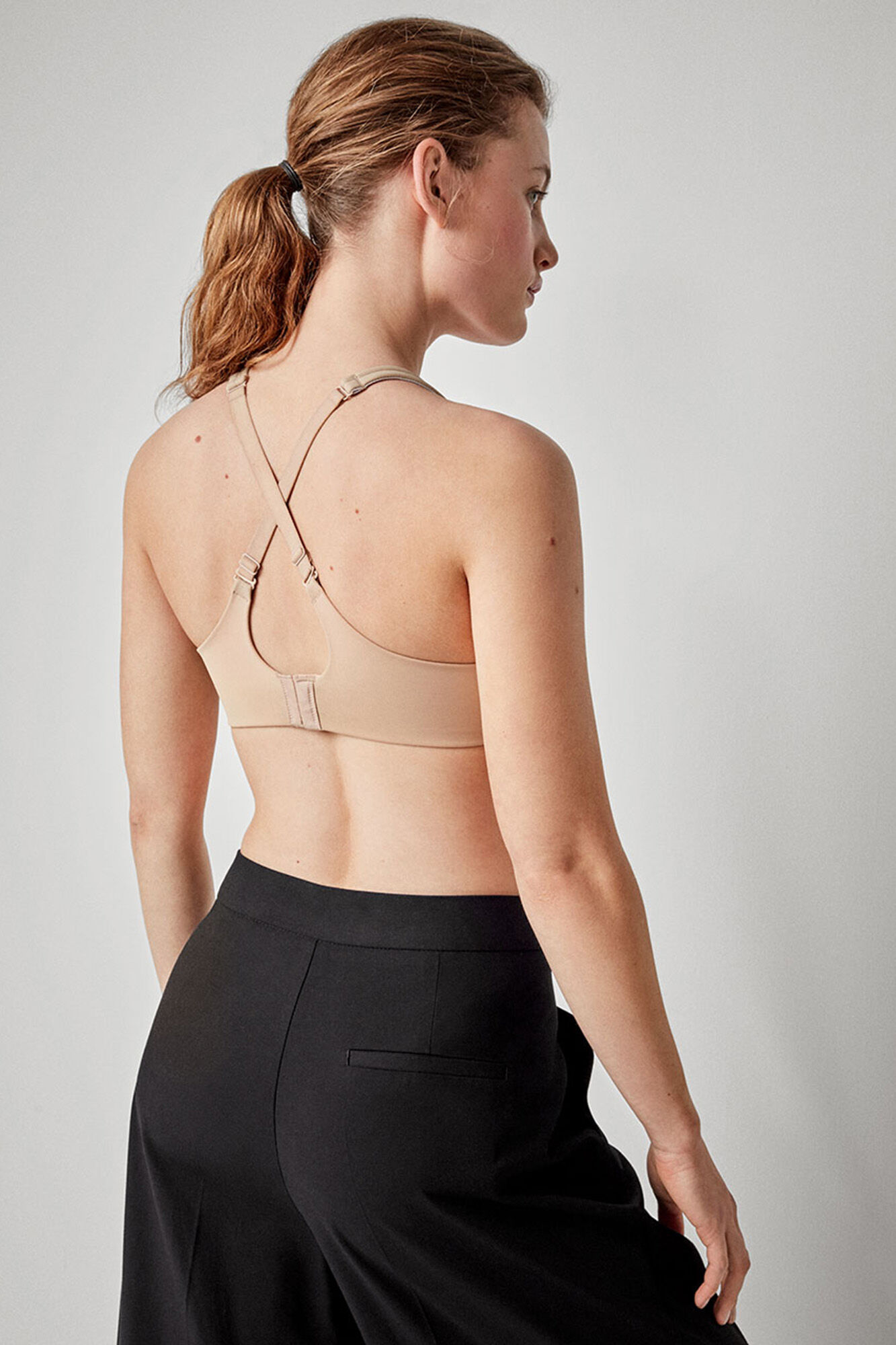 Gisela Nagy m&eacute;retű, merev&iacute;tős melltart&oacute; 