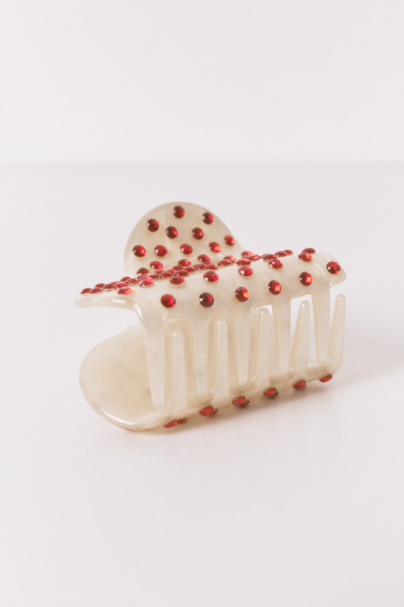 Women'secret Rhinestone heart clip