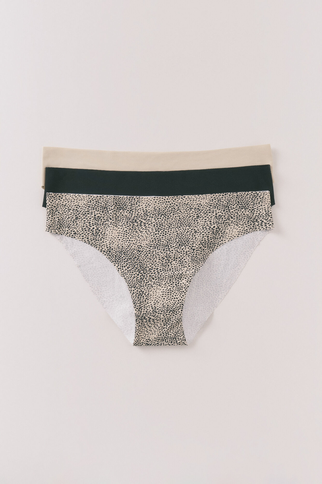 Women'secret Pack of 3 classic animal print panties , beige and black