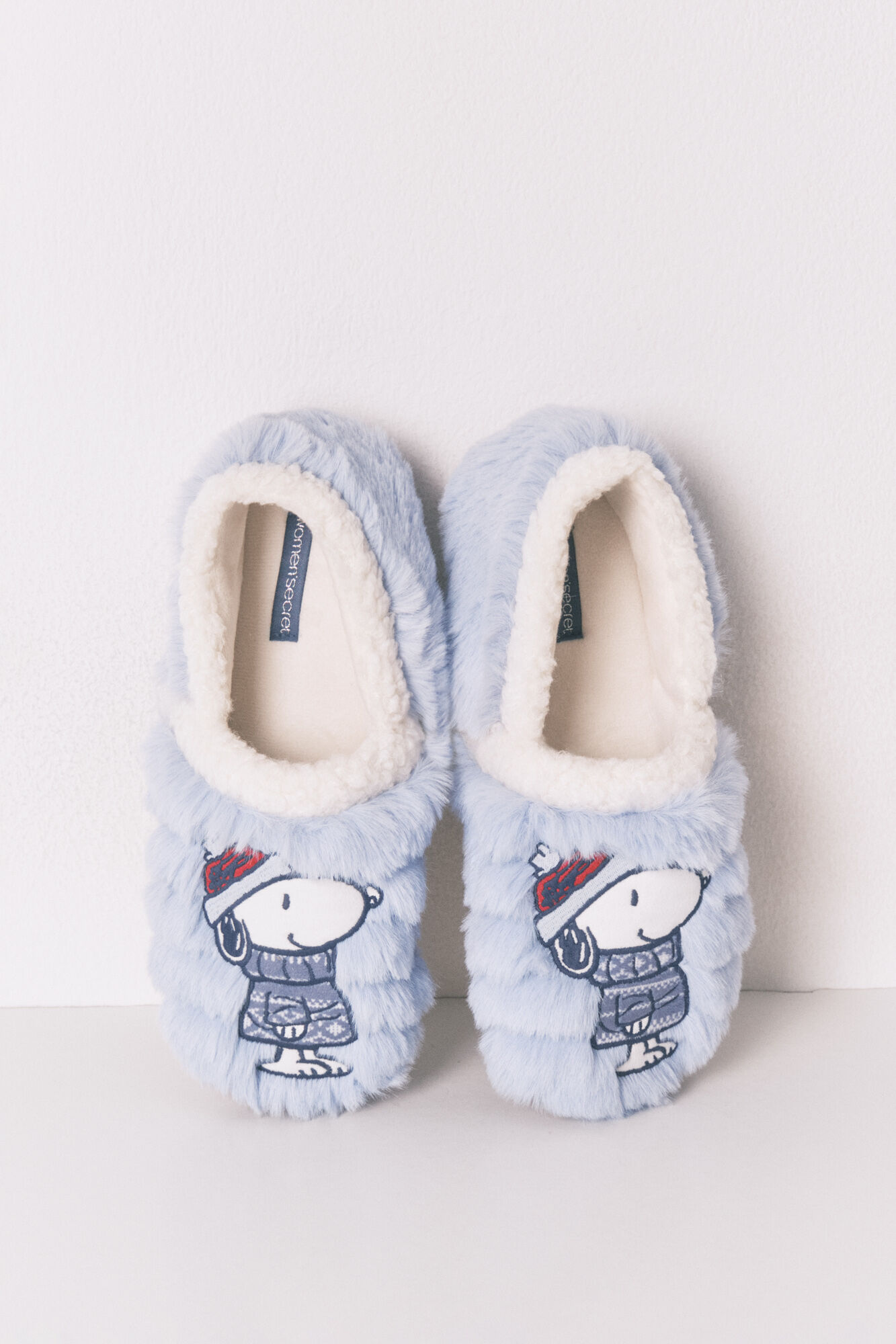 Women'secret Snoopy low boot slippers