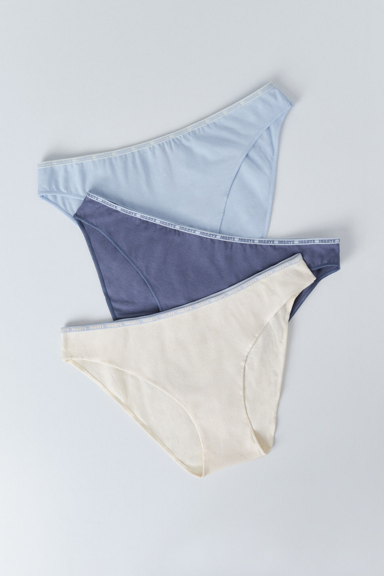 HI&BYE Pack of 3 classic panties in blue, yellow, and light blue