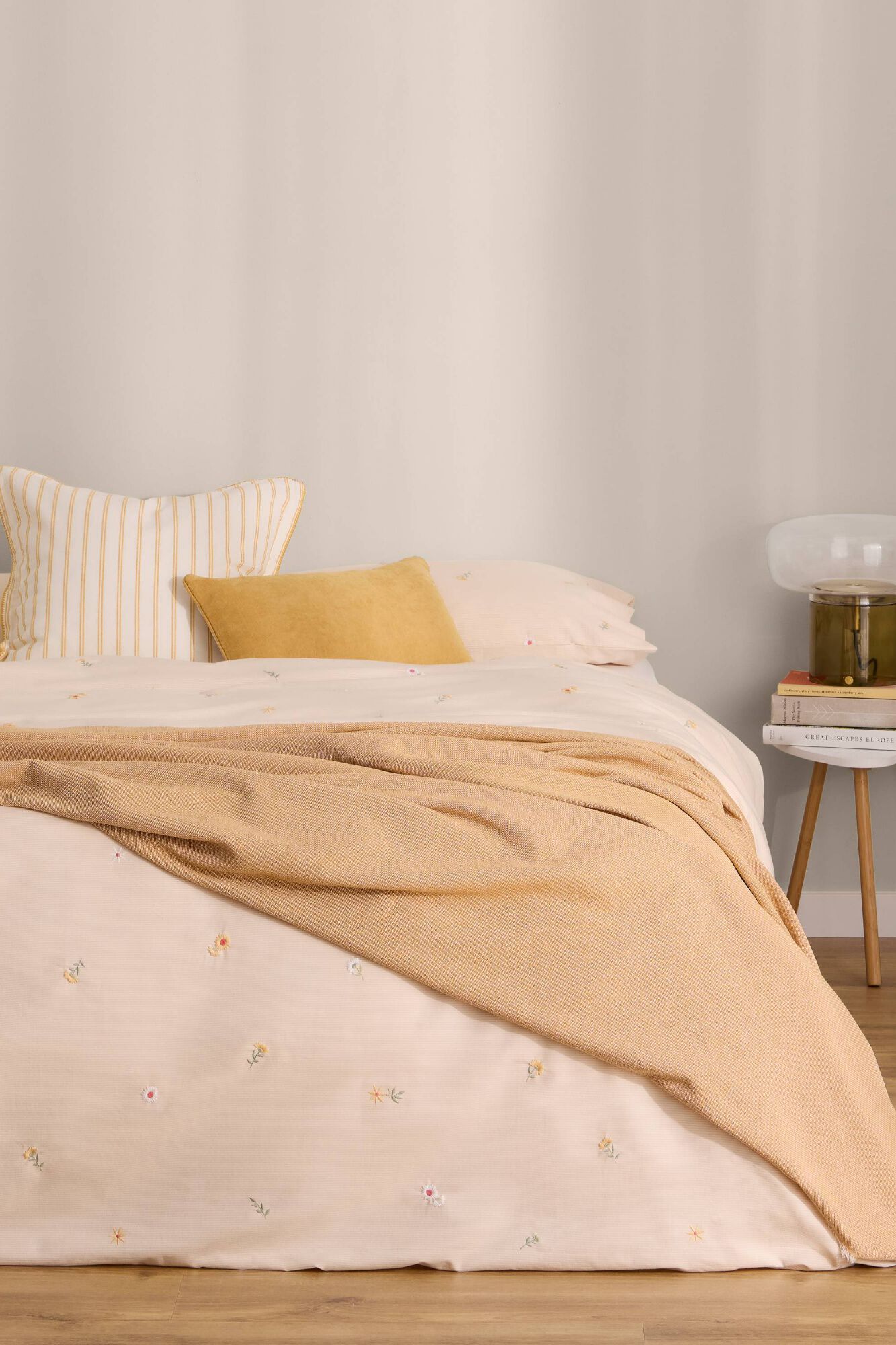 Textura Bettbezug mit Stickerei