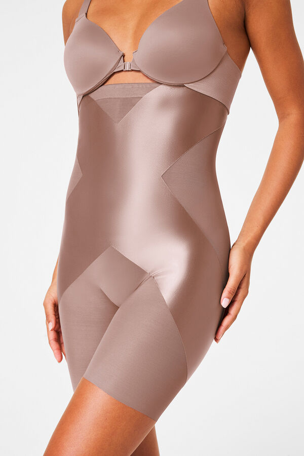 Spanx Pantal&oacute;n corto alto moldeador nude