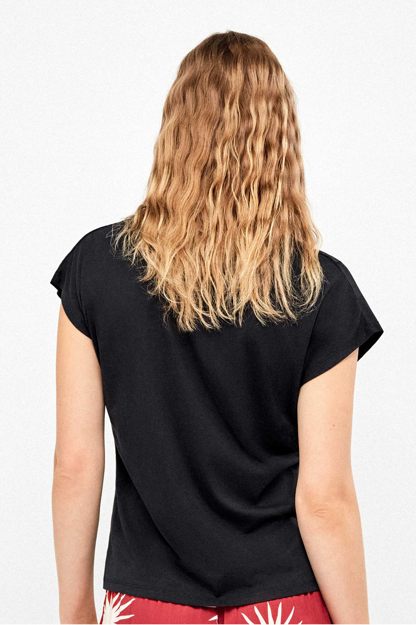 Gisela &Auml;rmelloses Satin-T-Shirt