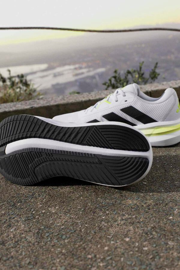 Adidas Galaxy 7 3-stripe running trainers white