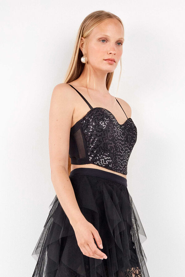 Gisela Corpete preto com corpete e design deslumbrante preto