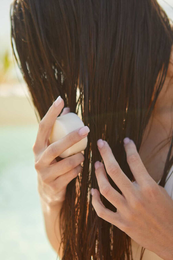 Womensecret Condicionador de coco e soja para todo o tipo de cabelos bege