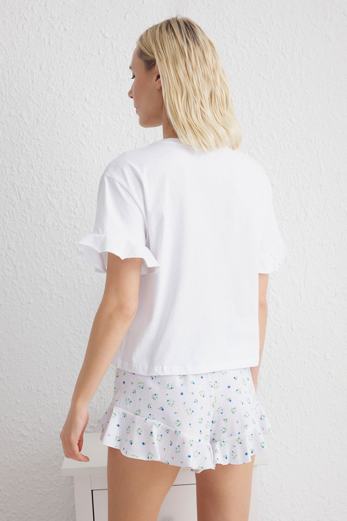 Trendyol Conjunto de pijama corto volantes floral