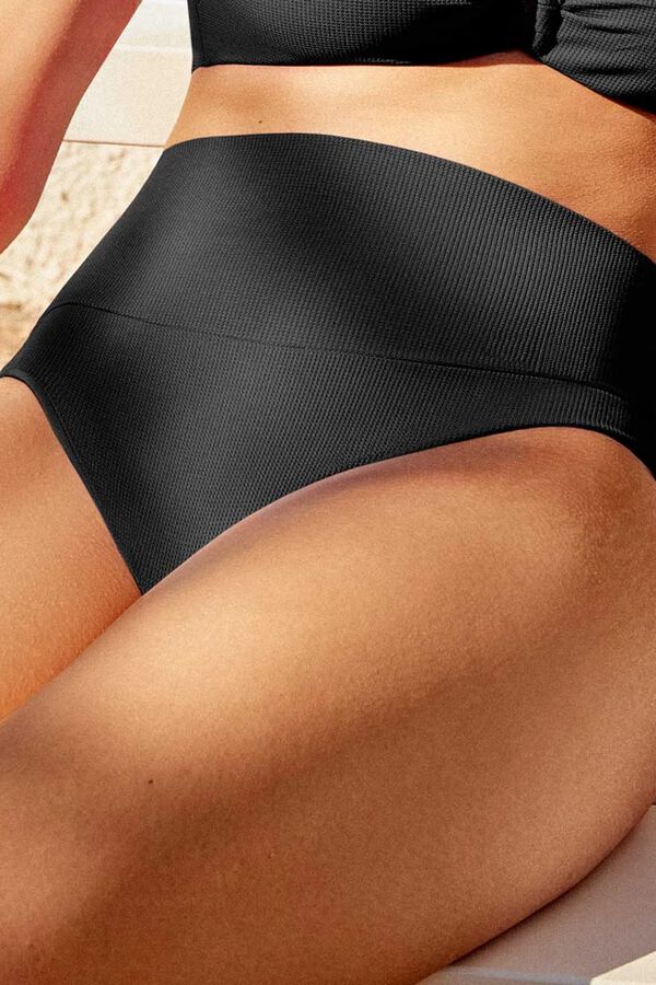 Gisela Braga bikini multiposici&oacute;n negro