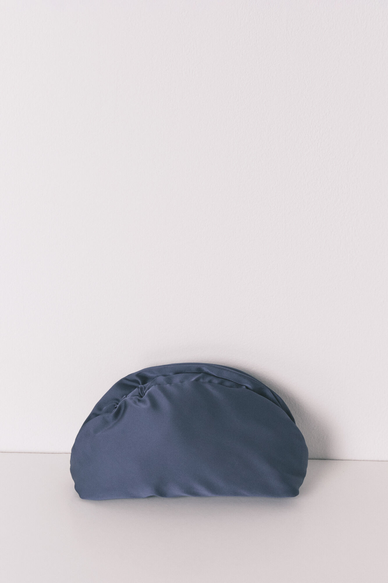 Women'secret Neseser plavi saten sa zatvaranjem na preklop