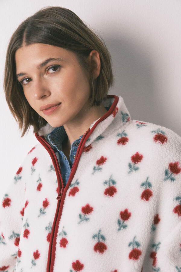 Women'secret Kućni ogrtač beli od imitacije jagnjeće kože sa cvetnim printom Bež