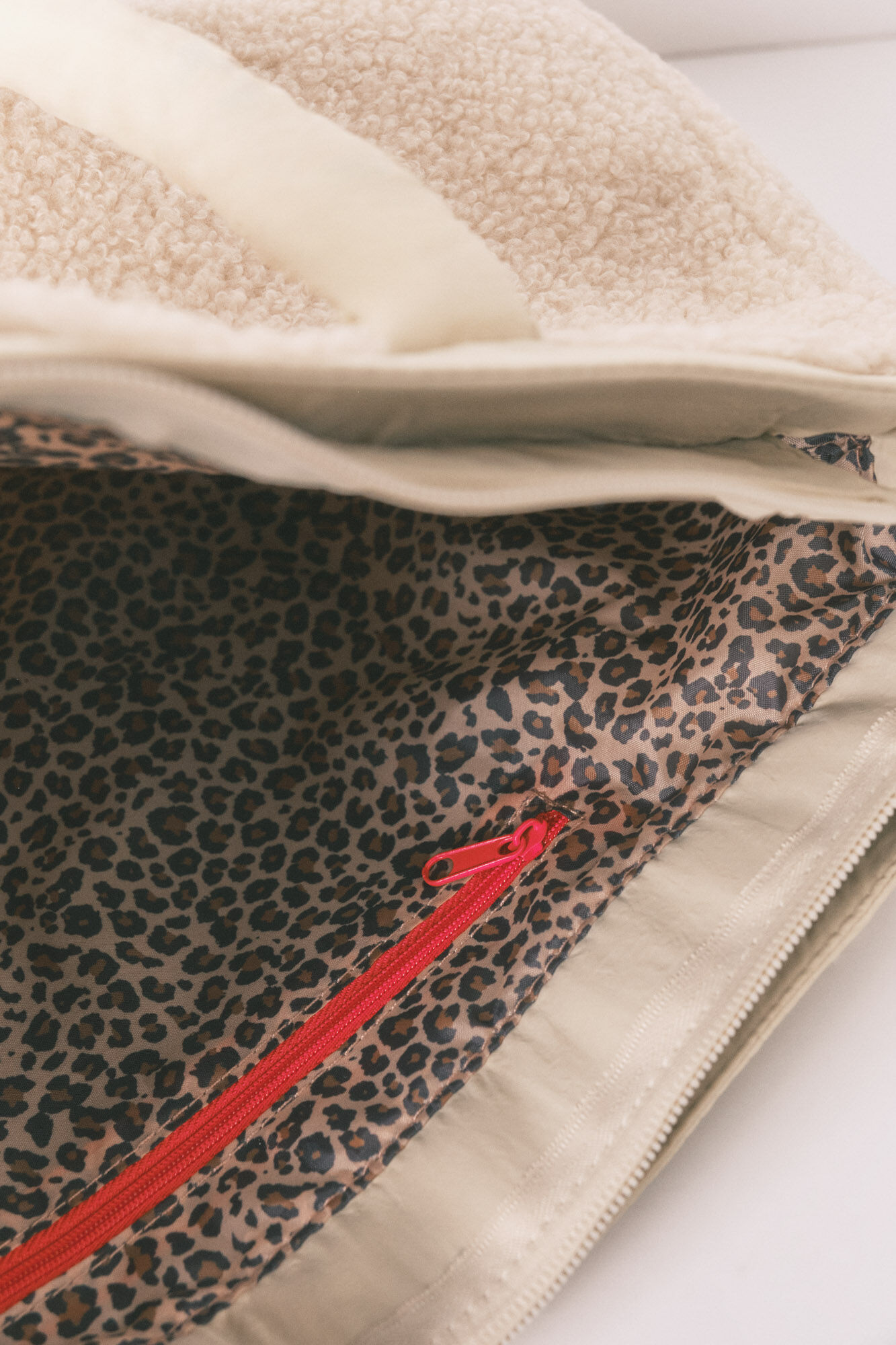 Women'secret Large beige puffer Snoopy handbag, bag