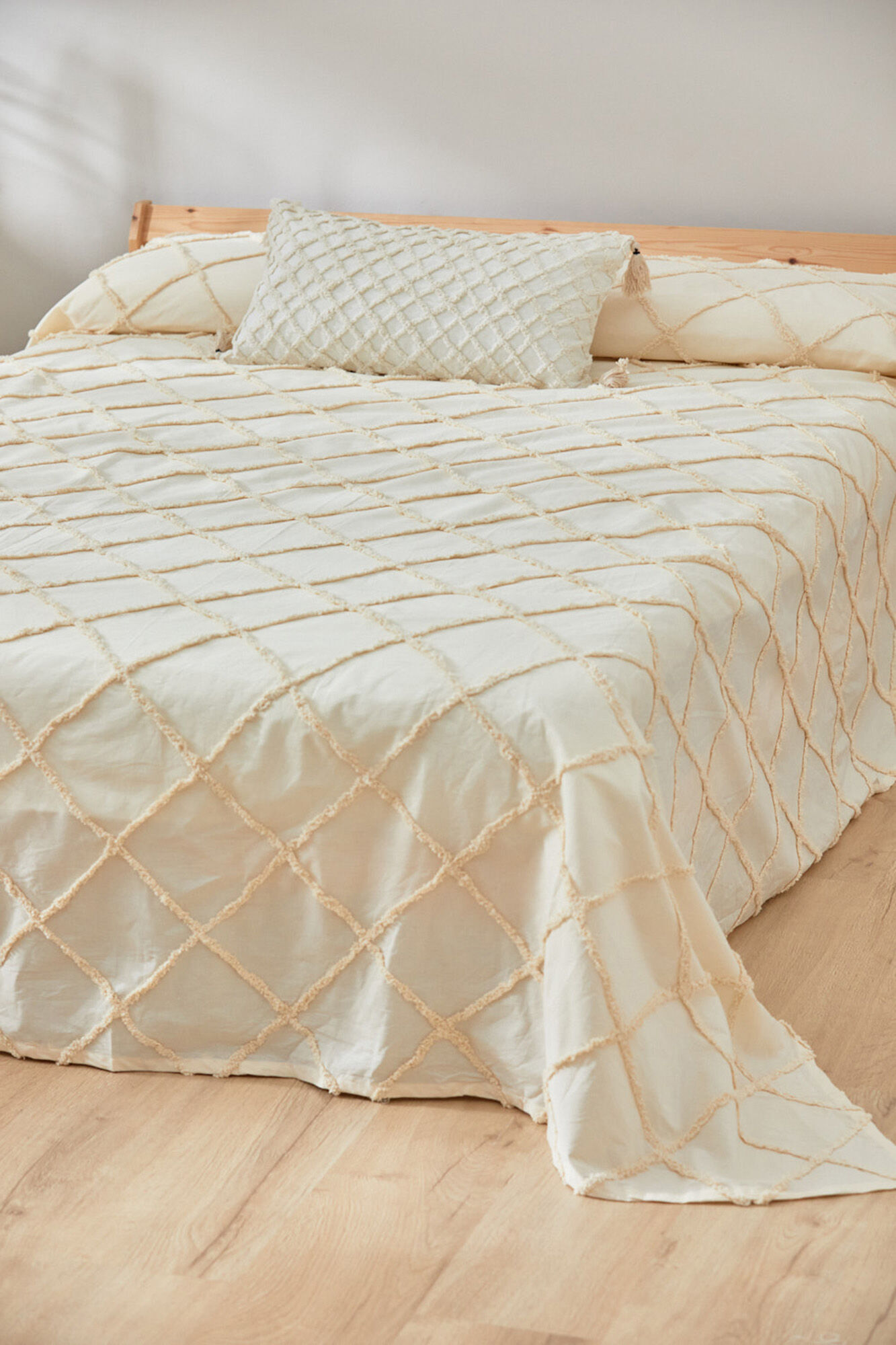 Calma House Colcha con tufting crudo Royal