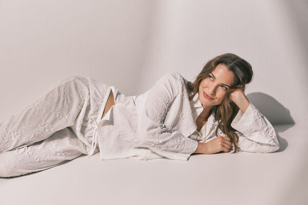 Women'secret Long satin jacquard shirt pyjamas in White beige