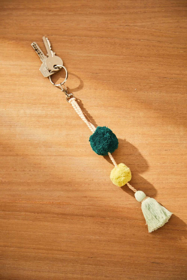Calma House Green pompom key ring green