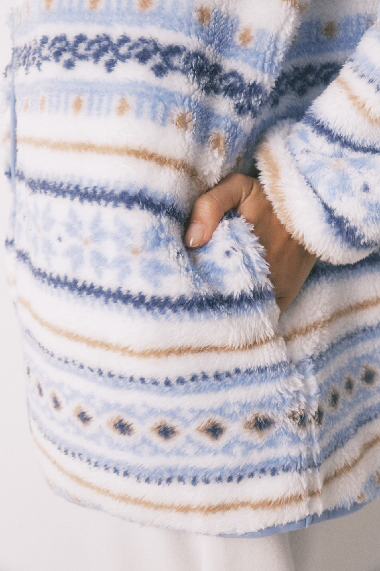 Women'secret Snoopy hood robe with borders