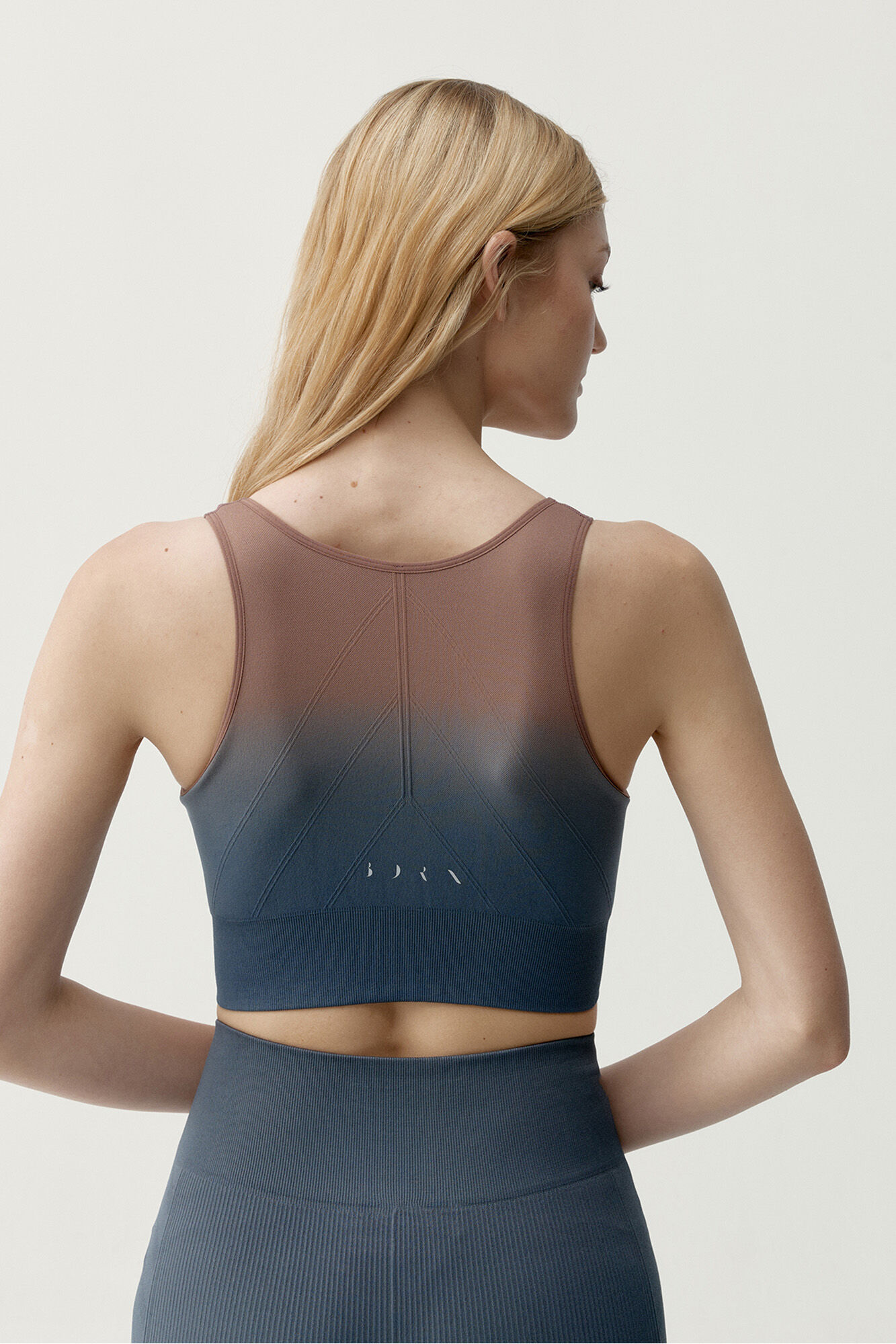 Born Living Yoga Graublau-braunes Sport-Top DIONE