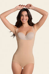 Leonisa Body faja moldeador de aspecto invisible en gl&uacute;teos beige