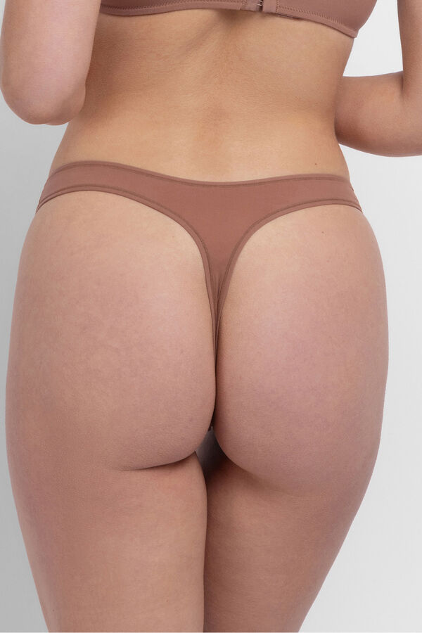 Dorina Tanga Noa nude