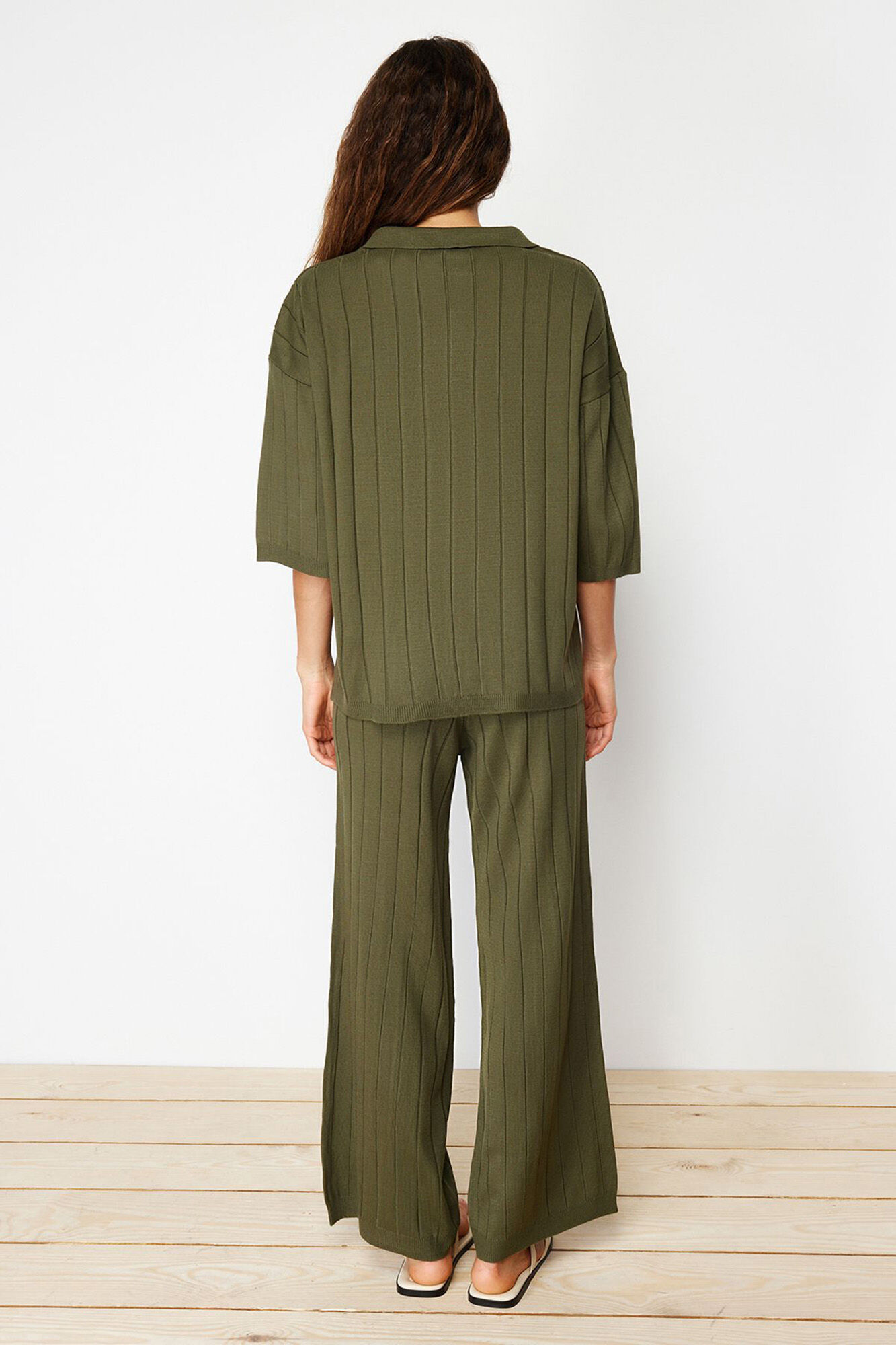 Trendyol Conjunto b&aacute;sico 2 piezas canal&eacute; verde