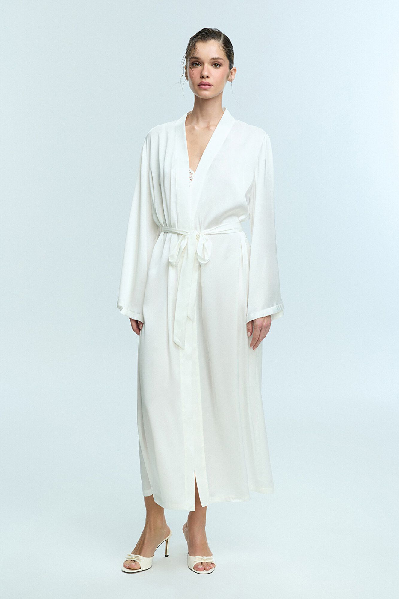 Penti Robe comprida e cinto de cetim noiva