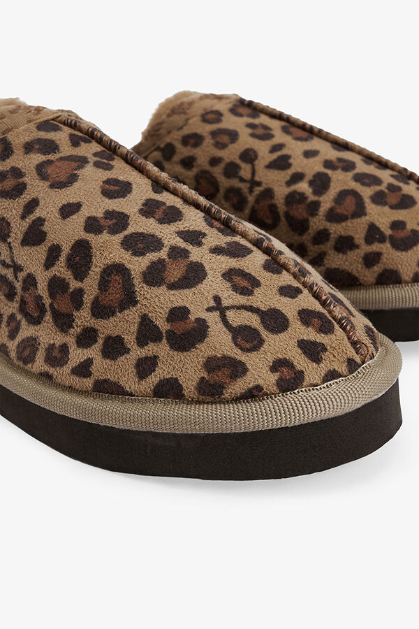 Penti Zapatillas de casa con estampado de leopardo beige