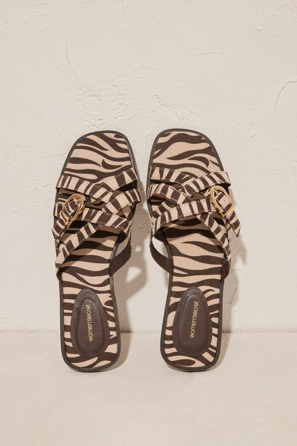 Womensecret Flache Zebra-Sandalen mit Print