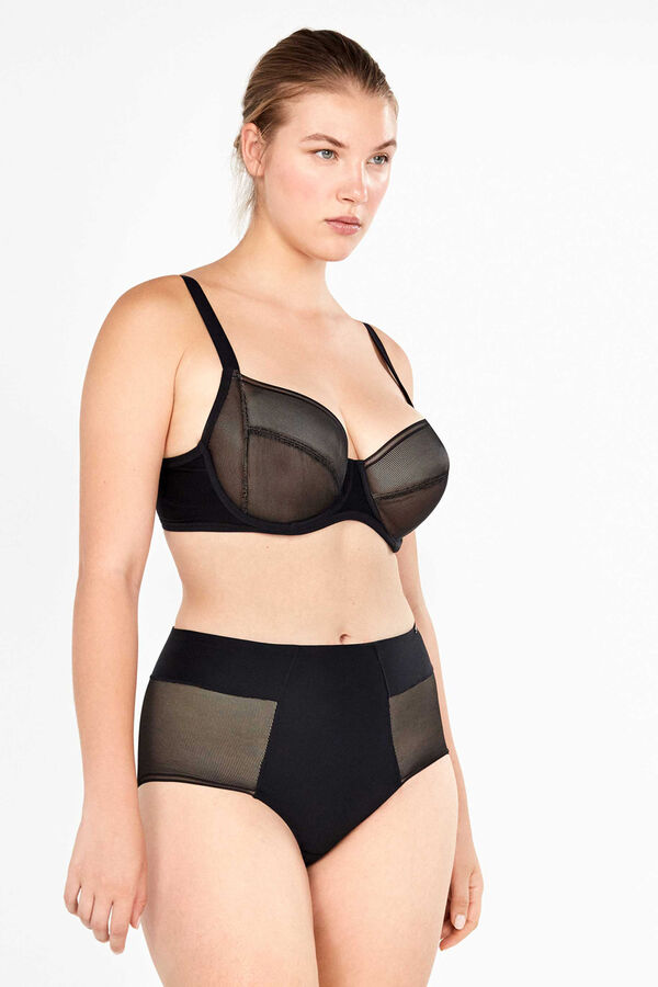 Gisela Braga alta invisible encaje negro