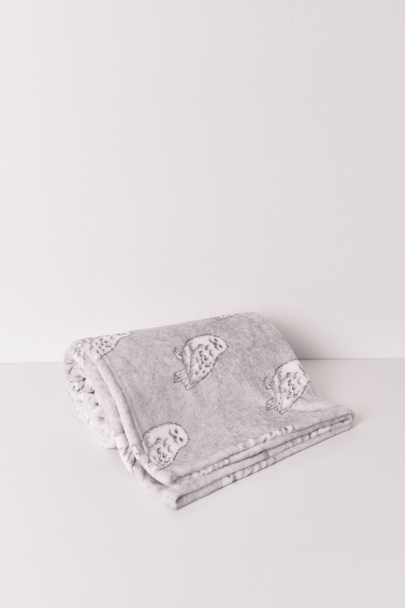 Women'secret Super soft grey Hedwig print blanket