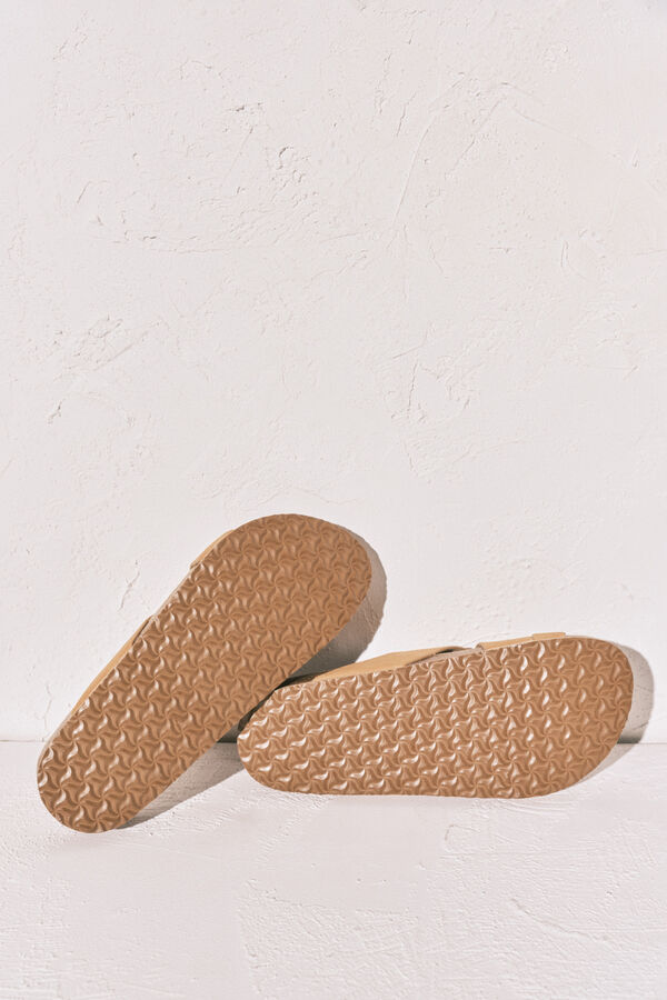 Women'secret Bež sandale sa ukr&scaron;tenim kai&scaron;evima Braon