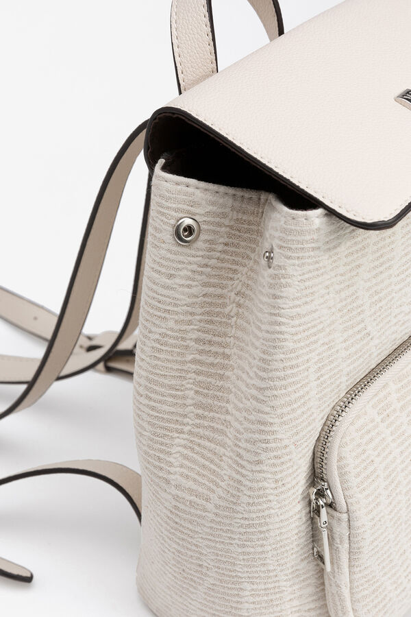 Vilanova Textured Backpack with Flap beige