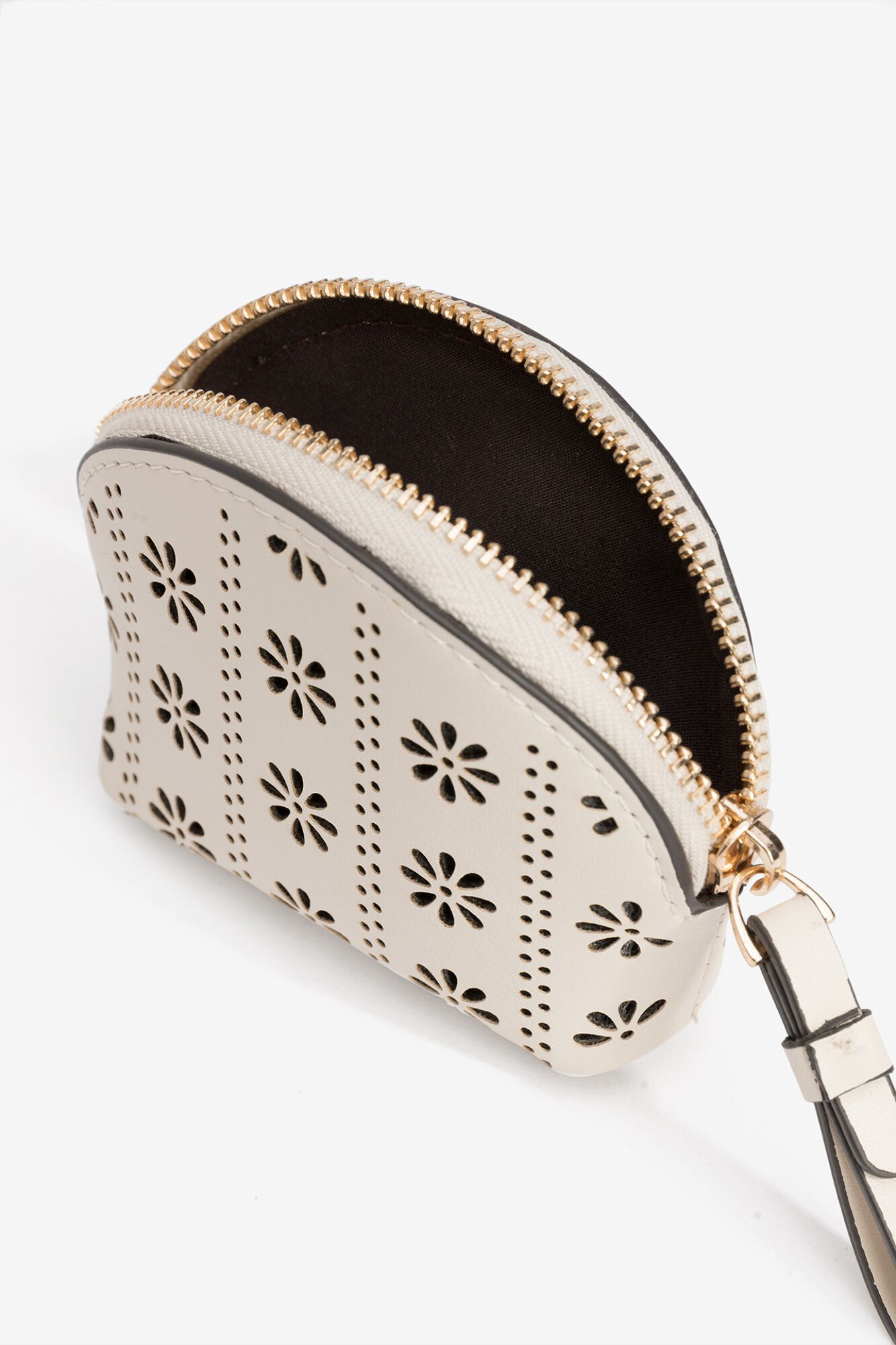 Vilanova Mala efeito pele perfurada