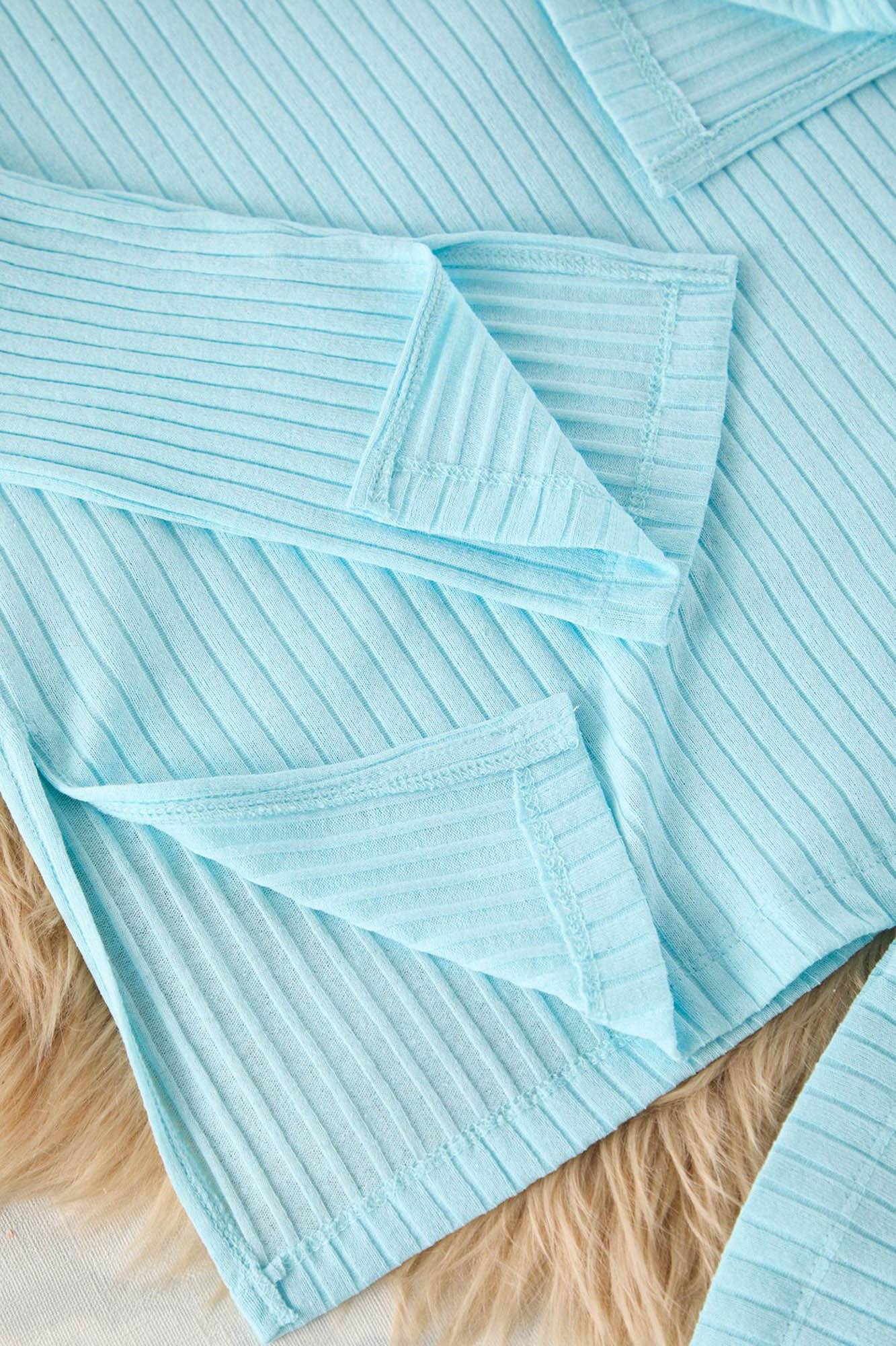 Trendyol Conjunto pijama canal&eacute; aberturas turquesa