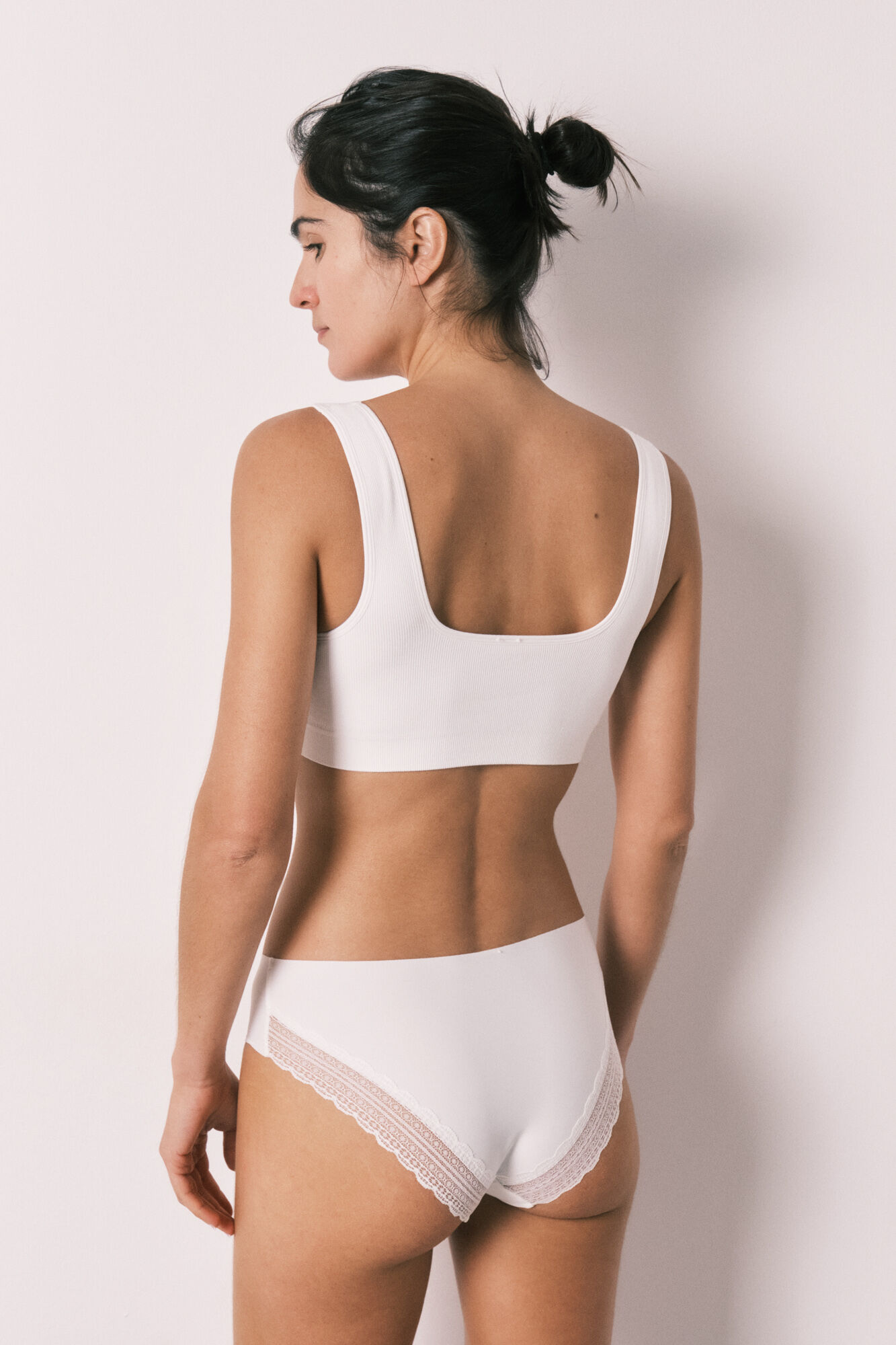 Women'secret White lace classic clean cut panty