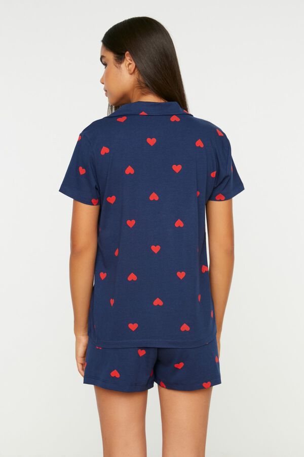 Trendyol Conjunto pijama camisero corto corazones azul