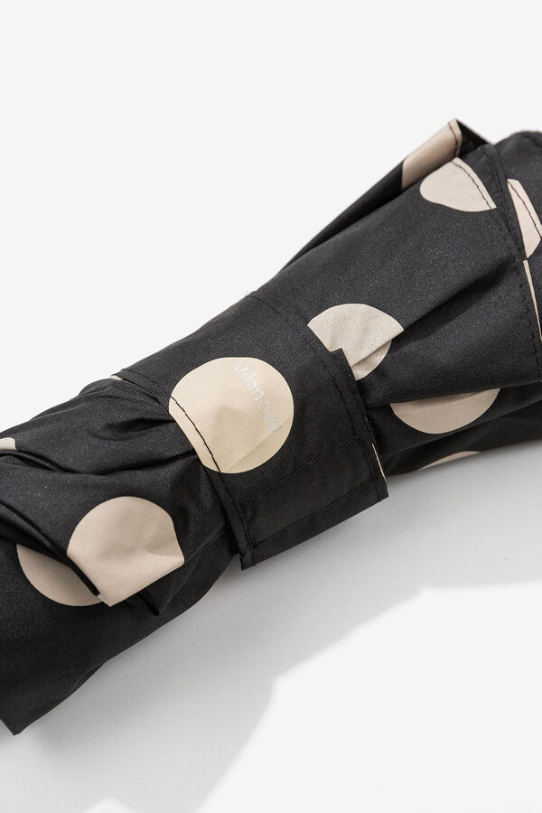 Vilanova P&ouml;tty&ouml;s &ouml;sszecsukhat&oacute; esernyő fekete