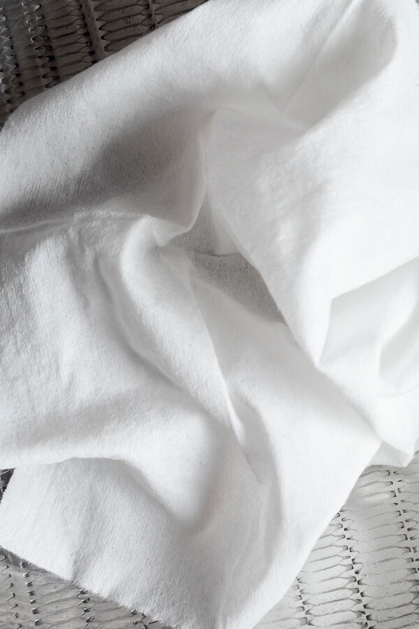 Meraki  you should immediately rinse with water. Store in a cool and dry place. gris