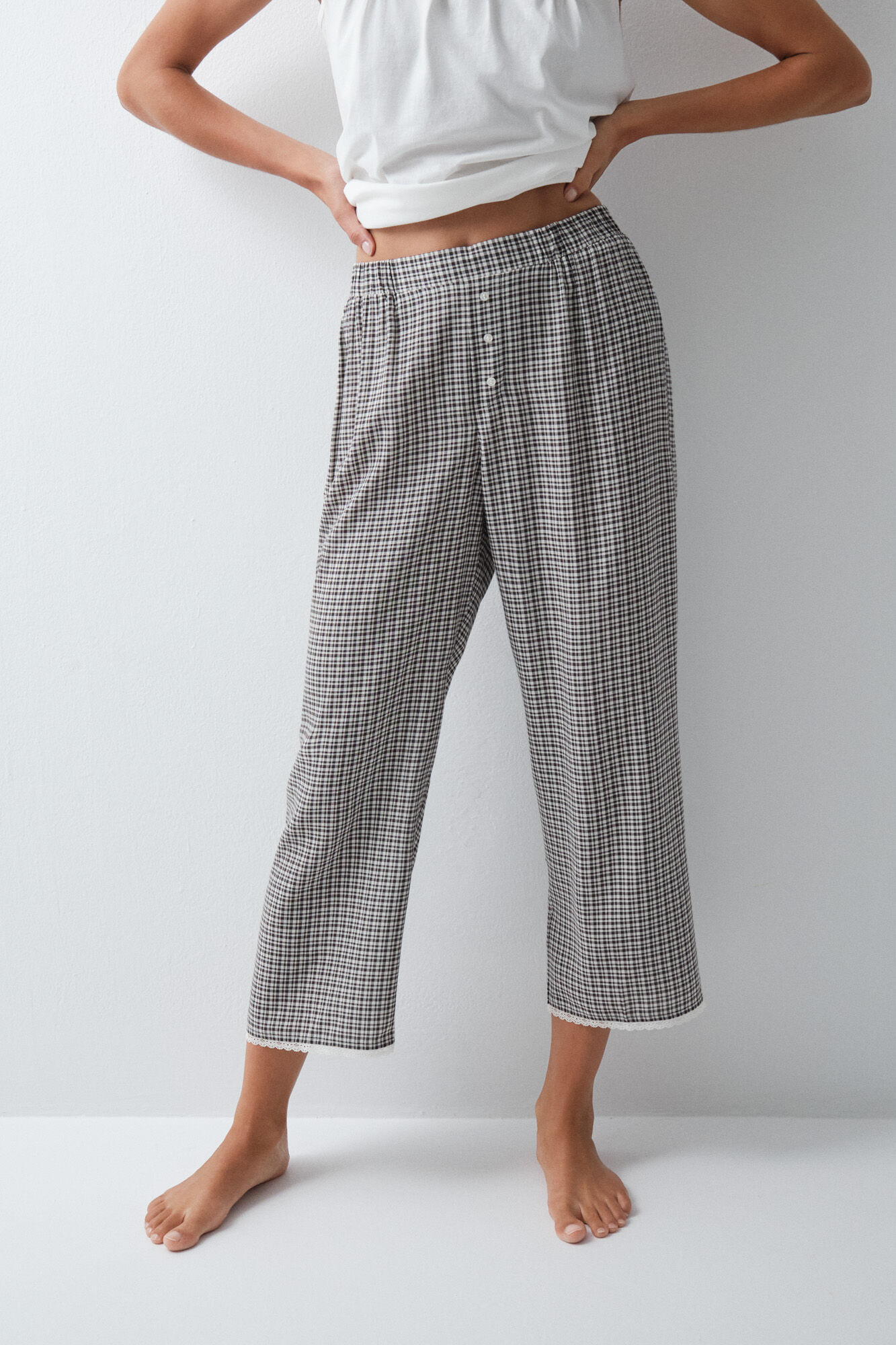 Women'secret Plaid capri trousers with lace hems