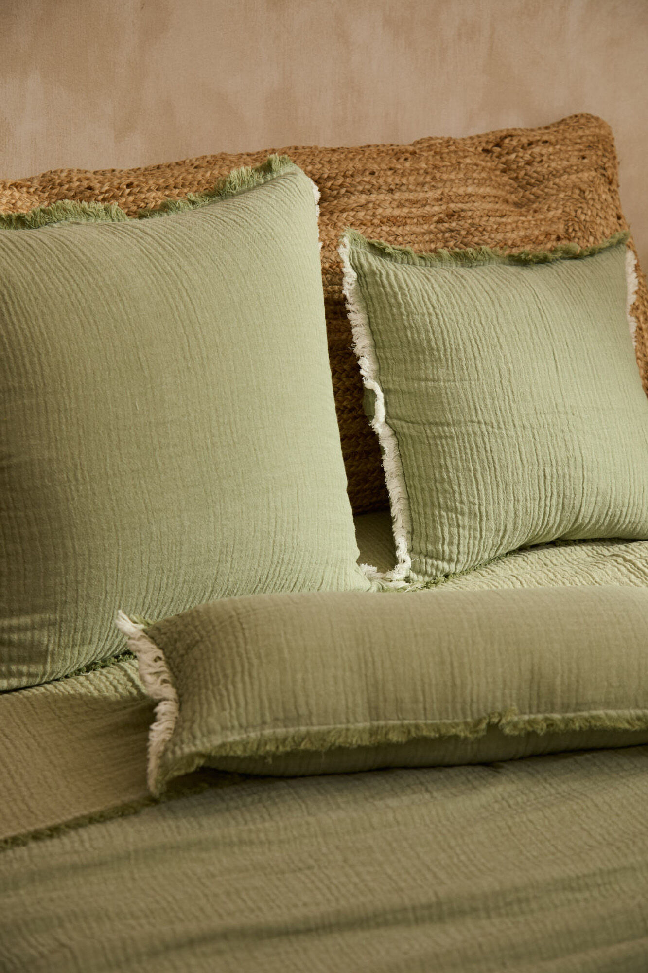 Calma House Lagenf&ouml;rmiger H&uuml;lle aus gr&uuml;nem Baumwollmusselin