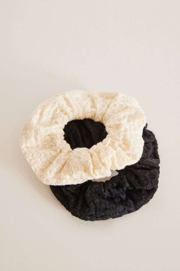 Womensecret 2-pack large scrunchies in black and beige. white